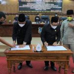 Rapat Paripurna Keempat DPRD Kabupaten Tanjung Jabung Barat Penyampaian Laporan Panitia Khusus Rapat Paripurna Keempat DPRD Kabupaten Tanjung Jabung Barat Penyampaian Laporan Panitia Khusus