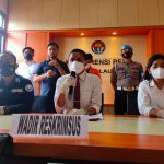 Ditreskrimsus Polda Kepri Amankan ASN Kasus Tipikor Ekspor Udang Wadir Reskrimsus Polda Kepri AKBP Nugroho Agus Setiawan, didampingi Kanit 2 Subdit 3 Ditreskrimsus Polda Kepri Restia Octane Guchy, Paur Subbidpenmas Bid Humas Polda Kepri Ipda Husnul Afkar SH, Rabu (25/8/2021).