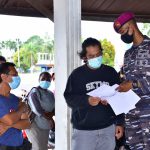 Tiada Henti Korps Marinir TNI AL Terus Berupaya Perangi Covid-19 Kegiatan vaksinasi kepada masyarakat maritim di Alun-alun Kota Baru Aimas, Distrik Aimas, Kabupaten Sorong, Papua Barat. Selasa (31/08/2021).