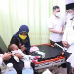 Bupati Anwar Sadat Kunjungi Anak yang Menderita Kurang Gizi di RSUD KH.M.Daud Arif