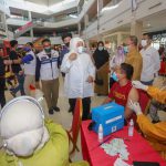 Wagub Marlin Tinjau Vaksinasi di Kepri Mall Batam