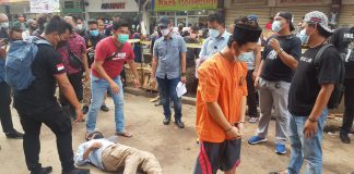 Polisi Gelar Rekontruksi Kasus Pembunuhan di Pasar TOS 3000 Jodoh Polisi Gelar Rekontruksi Kasus Pembunuhan di Pasar TOS 3000 Jodoh, Batam, Selasa (31/08/2021)