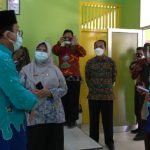 Wahdi dan Qomaru Tinjau Simulasi KBM Tatap Muka di SMA Negeri 1 Metro Wahdi dan Qomaru Tinjau Simulasi KBM Tatap Muka di SMA Negeri 1 Metro