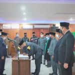 Bupati Anwar Sadat Lantik Pejabat Struktural di Lingkungan Pemkab Tanjung Jabung Barat Bupati Anwar Sadat melantik 4 (empat) orang Pejabat Struktural di Lingkungan Pemkab Tanjung Jabung Barat di Pola Utama Kantor Bupati, senin (06/09/21).