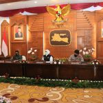 Jatim Satu-satunya Provinsi di Indonesia Capai Level 1 Penanganan Covid-19 Konferensi pers di Gedung Negara Grahadi