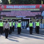 Polres Kediri Gelar Operasi Patuh Semeru 2021 demi Tingkatkan Ketertiban dan Kepatuhan Disiplin Masyarakat dalam Berlalu lintas Kegiatan apel sebelum melaksanakan operasi patuh semeru 2021