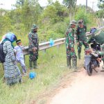 Wujud Kepedulian Satgas TMMD ke-112 Kodim 0316, Berbaur dan Saling Tolong Menolong Dengan Warga Setokok
