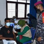 Mahasiswa dan Pelajar Sorong Jadi Target Serbuan Vaksinasi Maritim Korps Marinir TNI AL