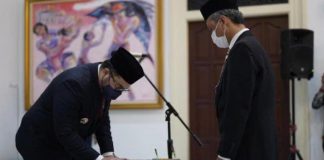 Pelantikan Pejabat Baru Kepala Dinas Komunikasi dan Informasi Kabupaten Kediri oleh Bupati Kediri Proses pelantikan Ptlt Kepala Dinas Kominfo