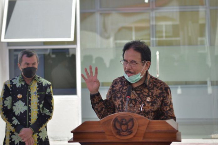 Menteri ATR/BPN, Syofian A Djalil didampingi Gubernur Riau, Syamsuar saat peresmian kantor ATR/BPN Pekanbaru | Foto : Istimewa