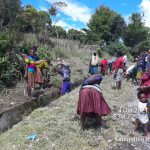 Karya Bakti dan Bakti Sosial TNI-Polri Se-Kabupaten Intan Jaya Kembali Dilanjutkan TNI-Polri se-Kabupaten Intan Jaya kembali mengadakan karya bakti dan bakti sosial di Kampung Bilogai dan Kampung Yokapatapa, Distrik Sugapa, Kabupaten Intan Jaya, Senin, (4/10)