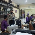 Kantor Pelayanan Samsat Kota Kediri Didatangi Kasat Lantas Polres Kediri untuk Disidak Kasat lantas Kediri saat melakukan inspeksi mendadak (sidak)