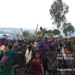 Warga Intan Jaya Pesta Bakar Batu Sebagai Tanda Syukur Ribuan masyarakat Intan Jaya, Rabu pagi, (13/10/2021), mengadakan upacara bakar batu