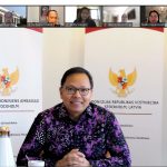 KBRI Stockholm Bekerjasama dengan SIS, Ada Kita Forum dan Ruanita Gelar Webinar KDRT yang Terjadi di Luar Indonesia Dubes RI untuk Swedia dan Latvia, Kamapradipta Isnomo sedang memberikan sambutan resmi di awal Webinar