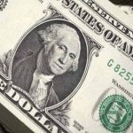 Dolar Mundur dari Level Tertinggi 1 Tahun Setelah Rilis Data Inflasi