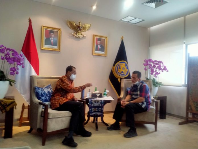Gubernur Kepri, Ansar Ahmad saat melakukan pertemuan dengan Menteri Perhubungan di Jakarta, Jumat (19/11/21). Foto: Humprov Kepri
