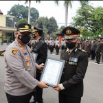 Upacara Pedang Pora Lepas 59 Anggota Polres Kediri Kota Purna Bakti