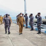 Bersama Danrem 033/WP Gubernur Ansar Tinjau Pos TNI AL di Pulau Nipa Batam