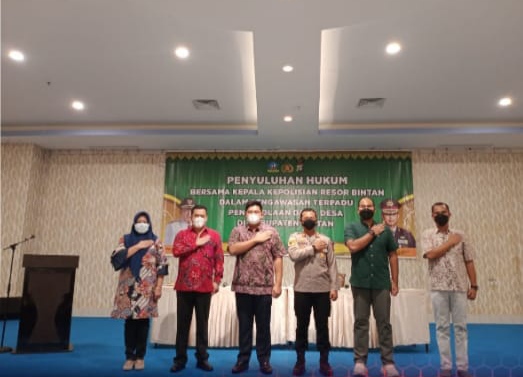 Penyuluhan hukum kepada Kepala Desa se Kabupaten Bintan, Kamis (18/11/21) malam. Foto: Polres Bintan