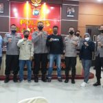 Temu Ramah Kapolres Karimun dengan Rekan Pers Karimun Foto bersama Kapolres Karimun dengan insan media pers Karimun, Senin (1/11/21). Foto/sajirun s/mimbarpublik.com