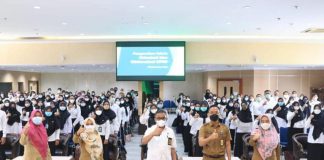 Sekda Minta CPNS Harus Memahami Undang-undang ASN Sekda Batam Jefridin bersama CPNS, Selasa (2/11/2021) Fot: Humas