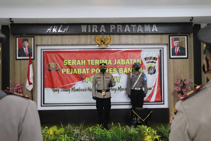Upacara serah terima jabatan digelar di Aula Wira Pratama Polres Bantul, Kamis (4/11/2021) dan dipimpin langsung oleh Kapolres Bantul AKBP Ihsan. (Foto/Dok) Upacara serah terima jabatan digelar di Aula Wira Pratama Polres Bantul, Kamis (4/11/2021) dan dipimpin langsung oleh Kapolres Bantul AKBP Ihsan. (Foto/Dok)