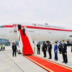 Tiba di Tanah Air Presiden Jokowi dan Rombongan Langsung Jalani Karantina Pesawat Garuda Indonesia-1 yang membawa Presiden Joko Widodo dan rombongan mendarat di Bandar Udara Internasional Soekarno Hatta, Tangerang, Banten, Jumat 5 November 2021. (Fot/BPMI/Setpres)
