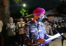 Anggota Saka Bahari Se-Sulsel Dalam Kegiatan Proses Mandi Khatulistiwa oleh Dewa Penguasa Tujuh Samudera Kegiatan Mandi Katulistiwa dan Api Unggun oleh Wakil Komandan (Wadan) Lantamal VI Kolonel Marinir Marsono, S.A.P, Selasa (16/11/2021). (foto/dok)