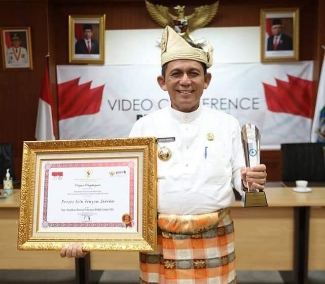 Gubernur Kepri, Ansar Ahmad terima penghargaan dari Menpan RB secara virtual, Selasa (9/11/21). Foto: Prov Kepri