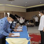 Serahkan SK PNS, Wakil Wali Kota: Selamat dan Sukses