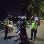 Kapolsek Iptu Hidayat Bersama Anggota Bubarkan Balap Liar di Area Simpang Lima Gumul