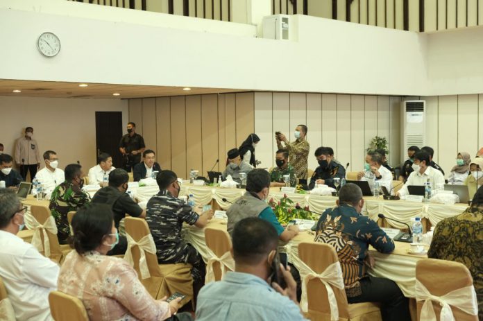 Rakor pengendalian dan pengelolaan libah B3 kegiatan perkapalan dan pelabuhan di Balairung Sari BP Batam. (Foto: Dok Humas BC Batam)
