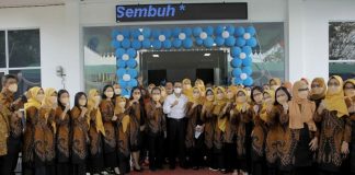 Bukti Pemerintah Hadir, Amsakar Imbau Puskesmas Berikan Layanan Terbaik Untuk Masyarakat Wakil Wali Kota Batam Amsakar Achmad meresmikan gedung baru untuk Puskesmas, yakni Puskesmas Seilekop, Sagulung dan Puskesmas Sambau, Nongsa, pada Selasa (21/12). Fot: dok