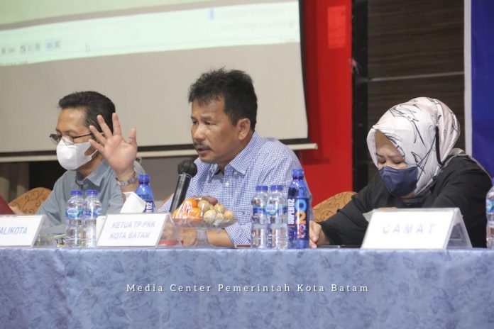 Walikota Batam, Muhammad Rudi didampingi Wakil Gubernur Kepri, Marlin Agustina dan Wakil Walikota Batam Amsakar Ahmad pada Musrembang tingkat Kelurahan Bengkong Laut di Golden Prawn, Rabu (26/7). Foto: Diskominfo Batam