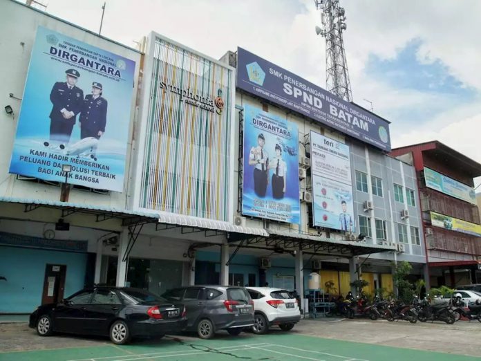 Penampakan Gedung Sekolah Penerbangan (SPN) Dirgantara Kota Batam, Kepulauan Riau yang dihebohkan terkait kasus penganiayaan pelajar. (Foto: Afr/Mimbarpublik.com)