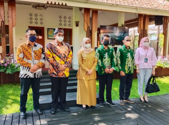 Plt. Bupati Bintan Roby Kurniawan melakukan study ke Mal Pelayanan Publik (MPP) Kabupaten Banyuwangi, Senin (07/02). Foto: Diskominfo Bintan