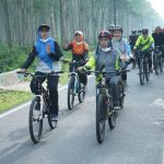 Surya Gowes Bareng Istri, Kampanyekan Kesehatan dengan Olahraga Bersepeda