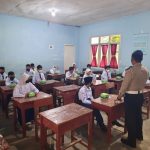 SatLantas Polres Lingga Lakukan Sosialisasi Kamseltibcar Lantas Kepada Pelajar