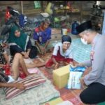 Kapolres Karimun Melalui Jumat Berkah, Bantu Warga Mengidap Stroke