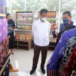 Rudi Dampingi Menlu Kedua Singapura Jalan-Jalan di Batam