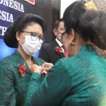 Founder Lembaga Kursus dan Pelatihan Salon Terima Penghargaan sebagai Tokoh Perempuan dari Bali