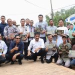 Rudi Serahkan Sarana Lingkungan yang Dibangun Melalui PSPK di Sei Beduk