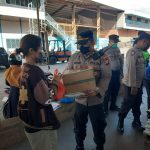 Polsek Lubuk Baja Laksanakan Pengamanan Pembagian Sembako Oleh Manajemen Utama