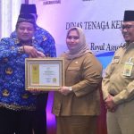 Bupati Bengkalis Raih Penghargaan Anugerah Siddhakarya 2022