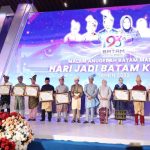 Hari Jadi Batam ke-193, Rudi Berikan Anugerah Batam Madani kepada Sejumlah Tokoh