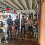 TNI-Polri Bantu Evakuasi Barang-Barang Warga Desa Penube