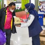 Tingkatkan Layanan Masa Angkutan Lebaran 2023, KAI Daop 1 Jakarta Bagikan Lebih Dari 15 ribu Paket Takjil di Stasiun Gambir dan Stasiun Pasar Senen