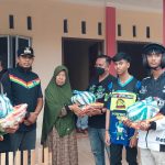 Ramadhan Penuh Berkah, CCL Lingga Berbagi Puluhan Paket Sembako di Kelurahan Dabo