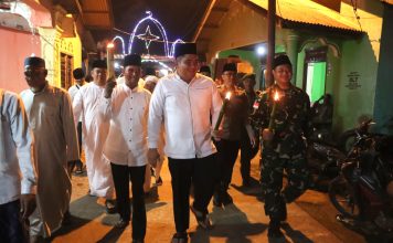 Ditandai Pawai Obor, Bupati Roby Gemakan Takbir Idul Adha Dari Pesisir Pulau Bintan