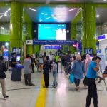 Naik KA dari Stasiun Gambir dan Pasar Senen, Perhatikan Persyaratan Terbarunya